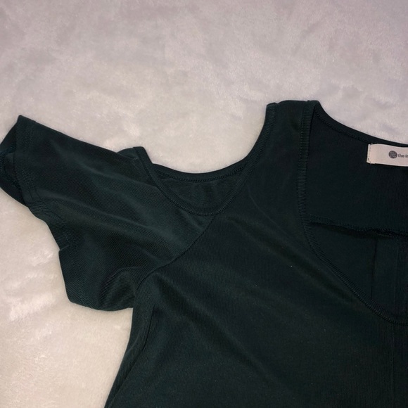 Cold shoulder top - Picture 2 of 4